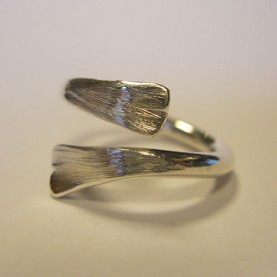 Smeedring dubbel blad zilver